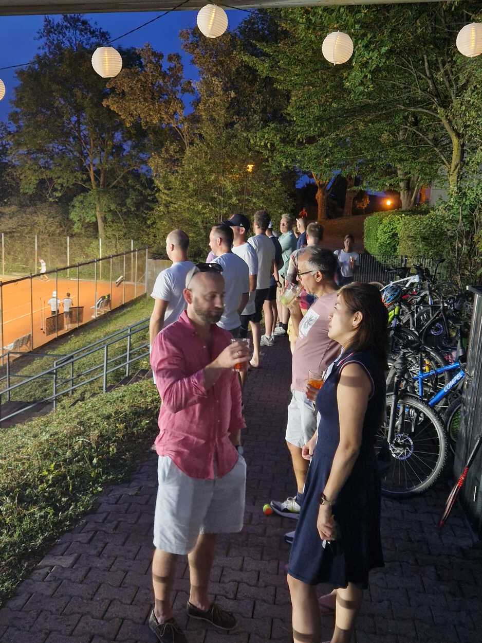 Sommerliche Stimmung beim Sundowner 2026 des TC Benningen
