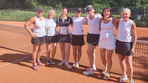 Benninger Damen 40 sind Meister der Hallenrunde und steigen auf!